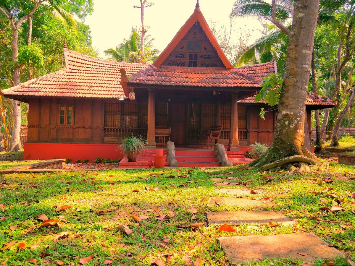 Palathra Heritage Mararikulam Exterior foto